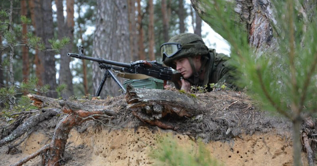 Units of the Special Operations Forces of Belarus guard Russian military in the area bordering Ukraine