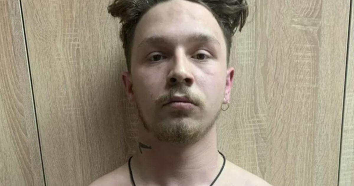 Силовики задержали беларуса за татуировки с гербом Украины и национальным гербом Беларуси