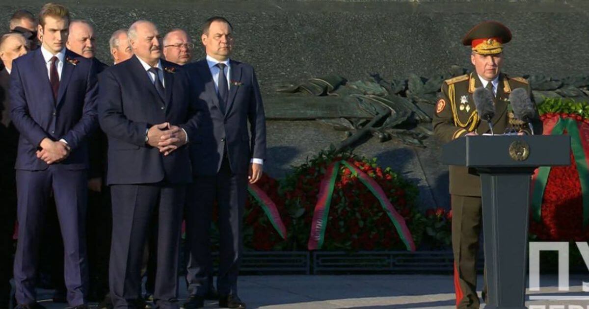 Лукашенко не произнес речь на День Победы в Минске, вместо него говорил Хренин