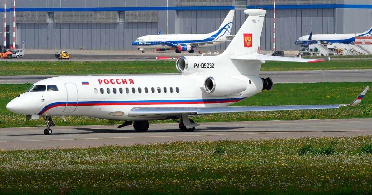 В Минск прилетал борт СЛО РФ, который ранее сопровождал Путина на Алтай