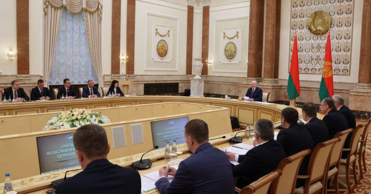 Сегодняшнее совещание Лукашенко планировалось ещё 11 мая, но тогда было перенесено