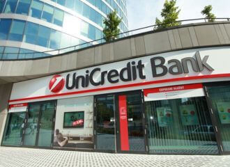 Чешское СМИ пишет про закрытие счетов беларусам в банках Чехии, но самих кейсов не приводит