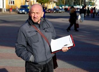 Палітвязень Гундар перастаў чуць у карцары