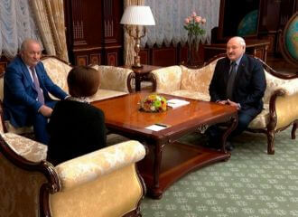 Лукашенко сейчас встречается с главой центробанка РФ в Минске: он не в больнице в Москве