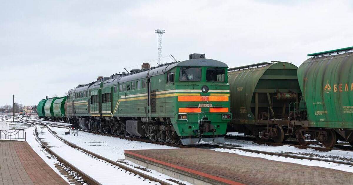 Локомотив, пущенный под откос в Брянской области, вероятно принадлежит Гомельскому депо, — эксперт