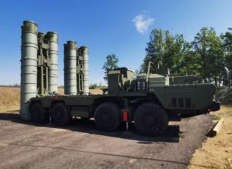 Дывізіён ЗРК С-400 заступіў на баявое дзяжурства ў Беларусі