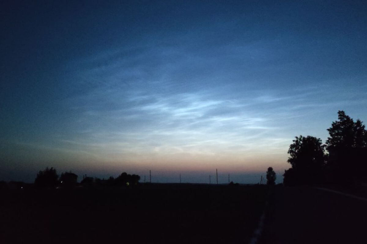 Ночью над Беларусью были серебристые облака