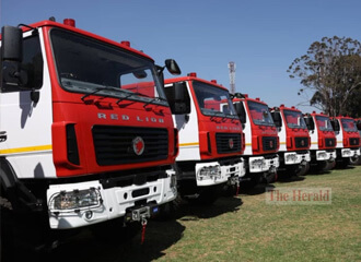 Зингман присутствовал на передаче беларусской пожарной техники Зимбабве