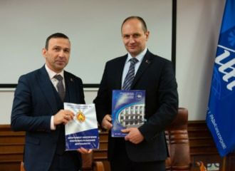 БДУІР падпісаў супрацоўніцтва з экс-кіраўніком ГУБАЗіКа, які летась страляў у падлетка