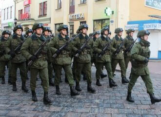 Лукашенко разрешил военным применять оружие против граждан. С 2020 года они и без его указов применяли неоднократно