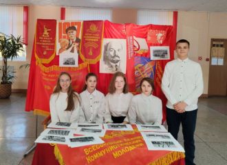 В школах и ВУЗах детям всю неделю рассказывали про «прекрасный СССР»