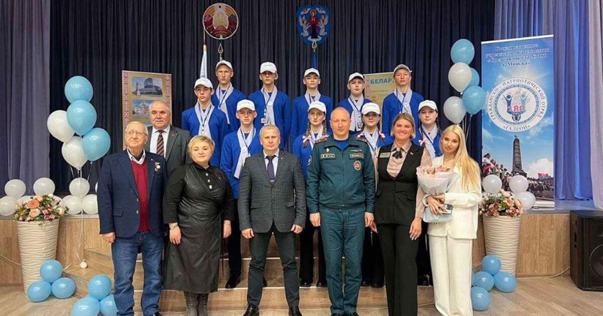 Сачыць за аднагодкамі і ладзіць рэйды: у мінскай школе стварылі т.зв. «грамадзянска-патрыятычны атрад»