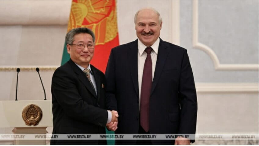 От удобрений до оружия? Лукашенко хочет активизировать сотрудничество с Северной Кореей