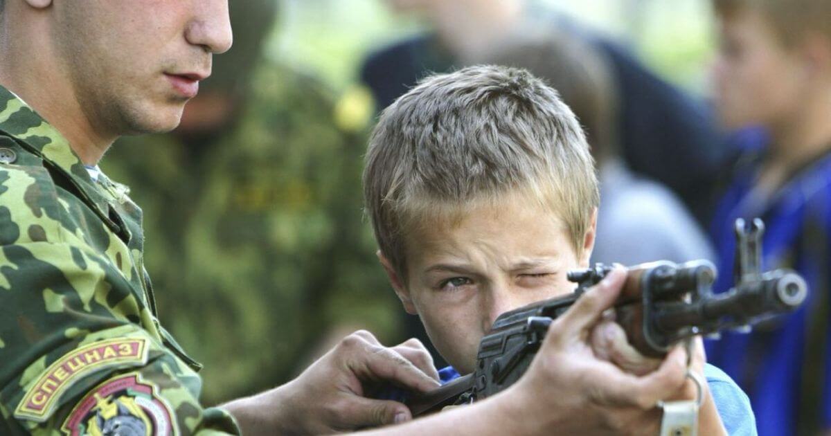 В Беларуси не 135 военно-патриотических клубов для детей, а уже больше 900