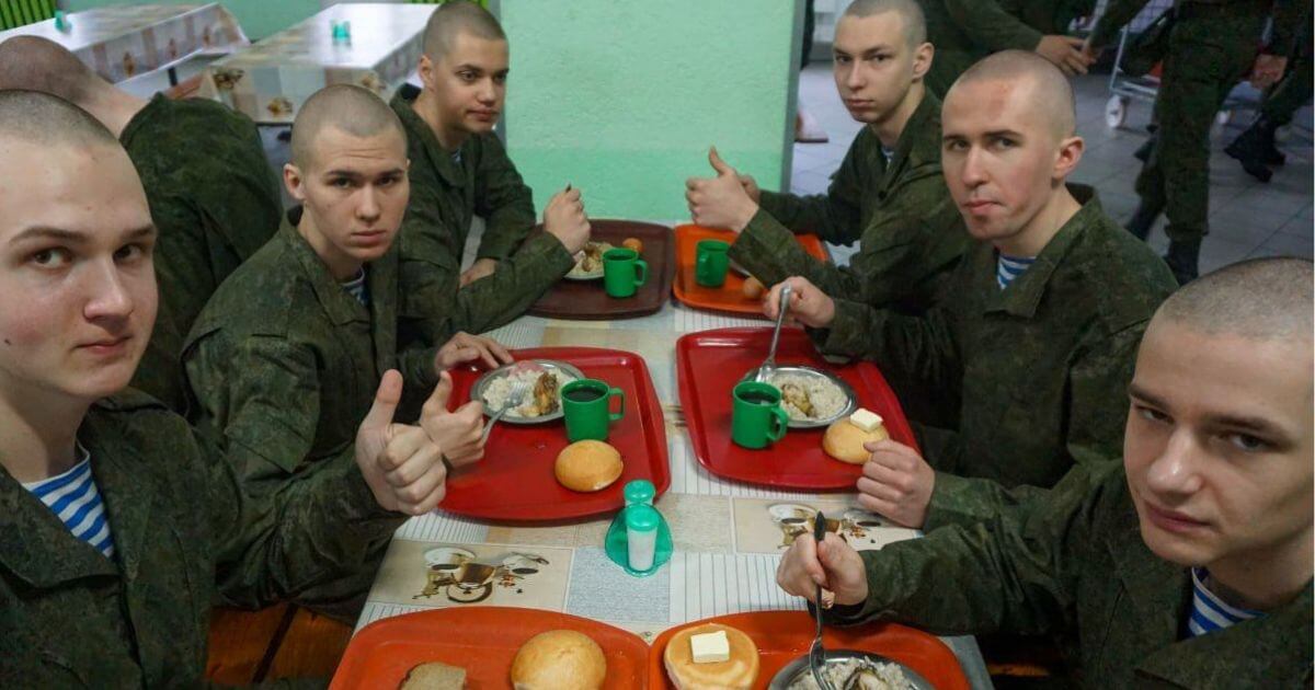Служба по контракту вместо «срочки» набирает популярность: в отдельных районах от 15 до 50% призывников выбрали контракт вместо срочной службы
