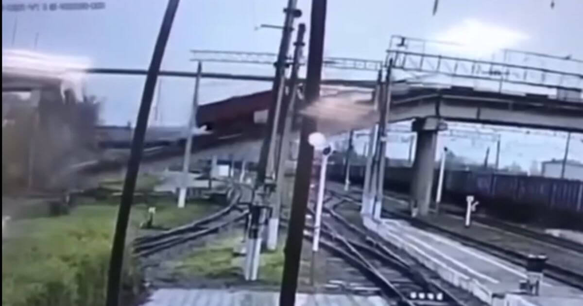 ЖД-движение из Москвы в Минск приостановлено: под Смоленском рухнул мост