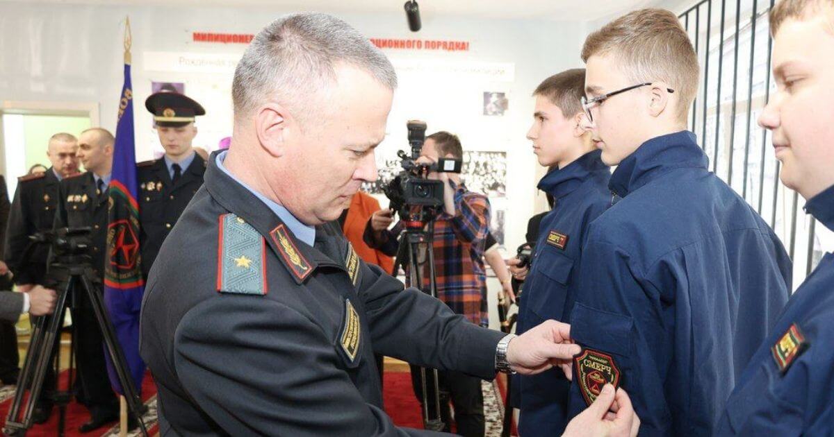 У Гомелі адкрылі школьны музей, дзе ўсхваляюць Лукашэнку з міліцыяй і паліваюць брудам удзельнікаў пратэстаў