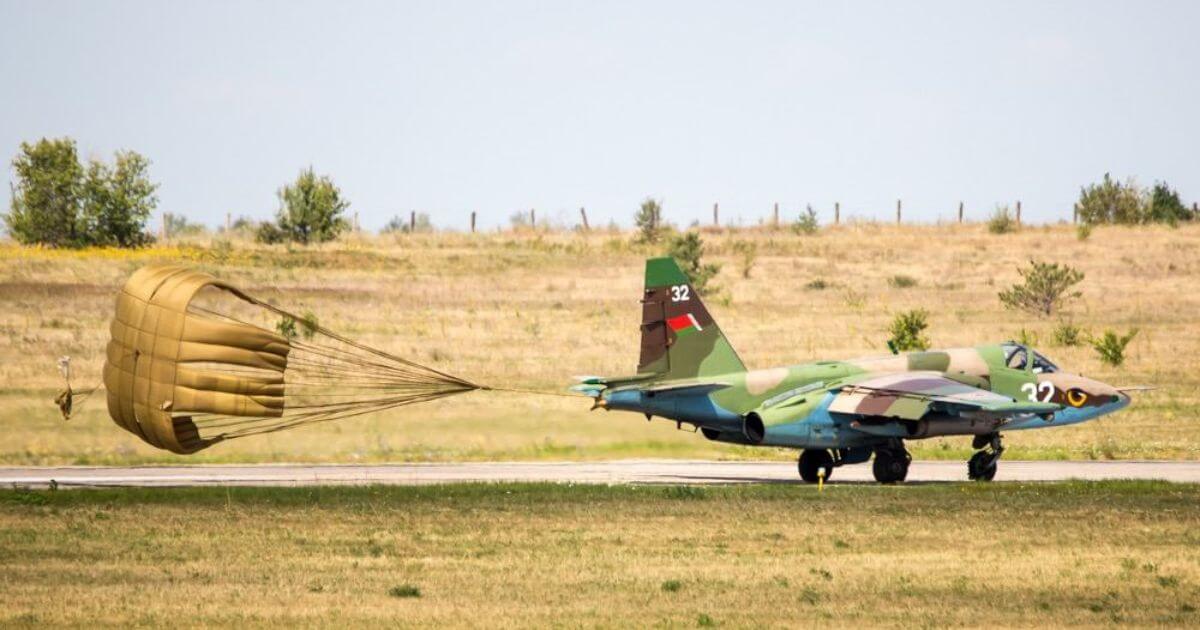 В Мачулищи перебазирована часть самолетов штурмовой авиационной базы