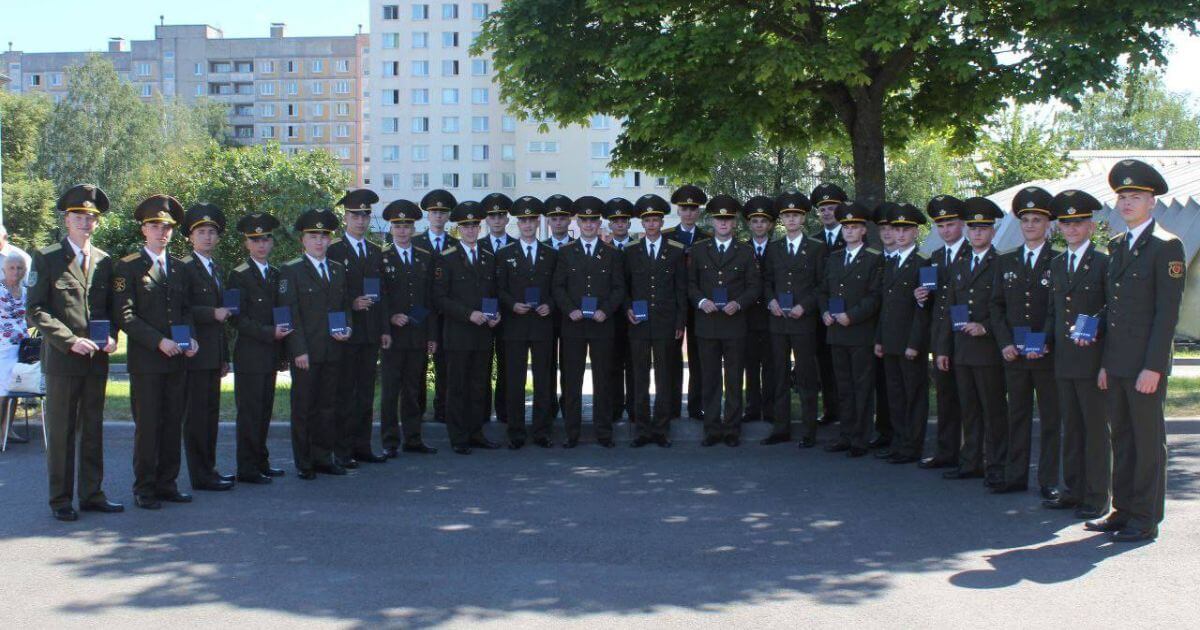 В артиллерийских бригадах оперативных командований сформированы отряды беспилотников?