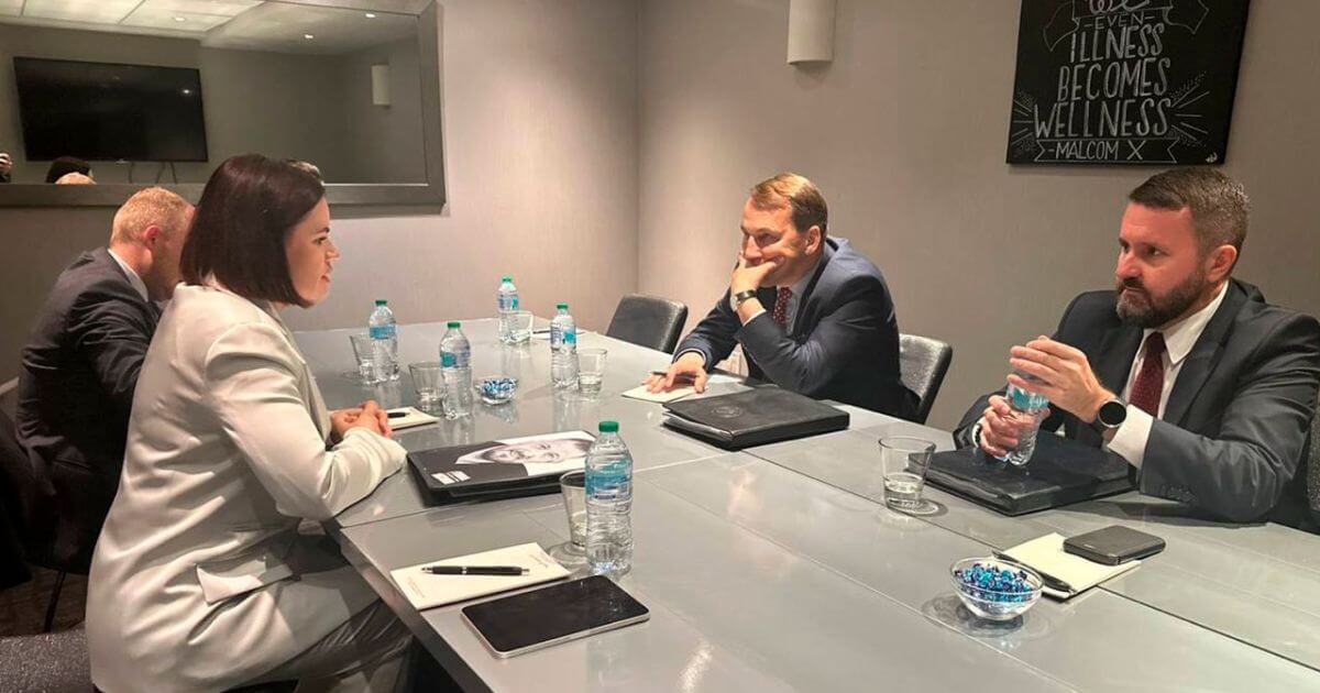 Cвятлана Ціханоўская сустрэлася з кіраўніком МЗС Польшчы Сікорскім