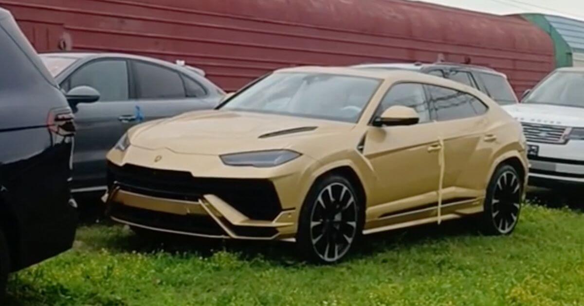 Lamborghini, Porsche, Mercedes і Bentley на мільёны долараў ужо ў Оршы. Відэа