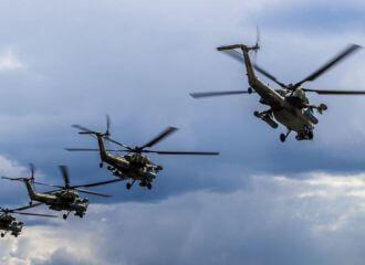 Група расійскіх верталётаў уляцела з Мачулішчаў у Расію