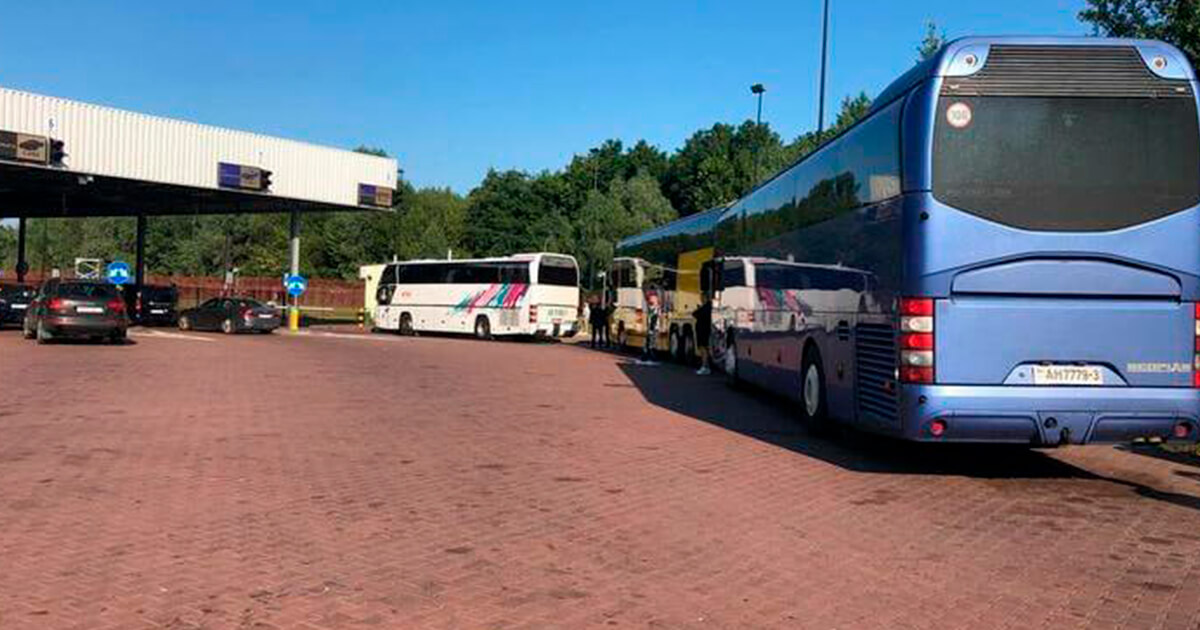 «Ситуация катастрофическая»: Огромные очереди на въезд в Литву уже несколько дней