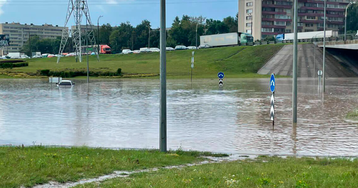 На Минск опять обрушился ливень: подтопления в Уручье и Зелёном Луге