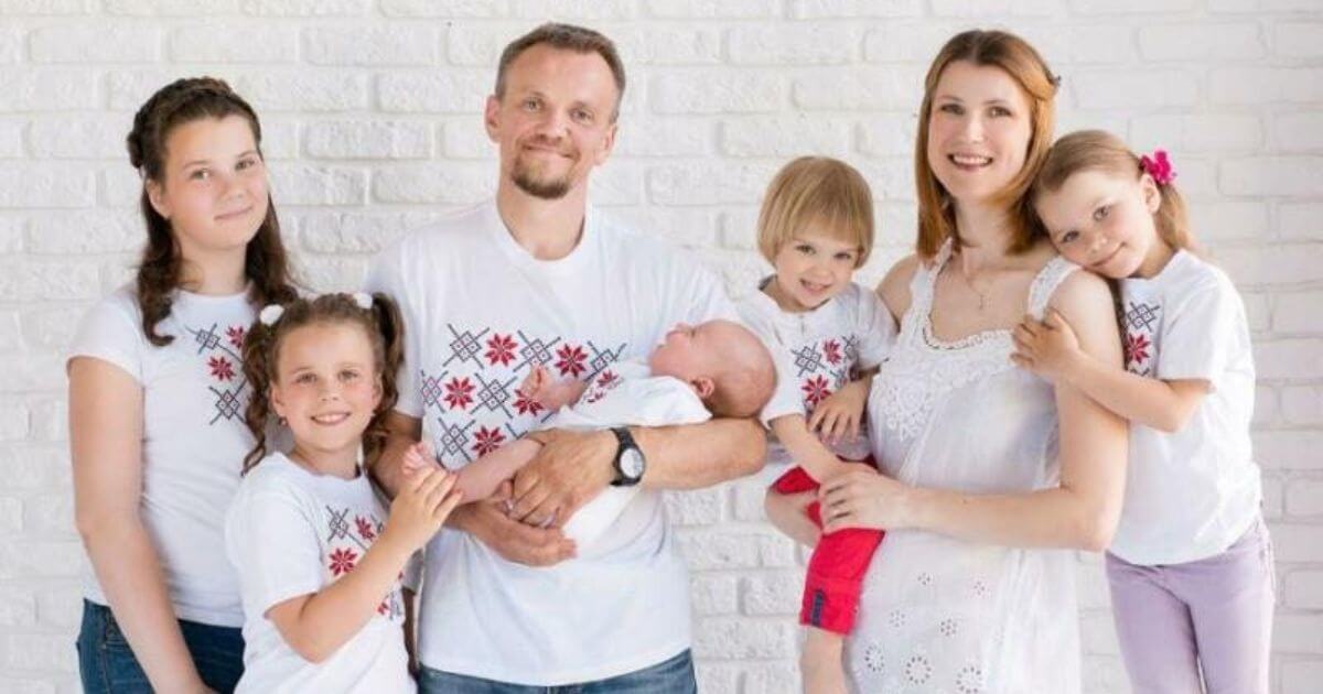 Палітзняволеная маці пецярых дзяцей Вольга Залатар выйшла на волю