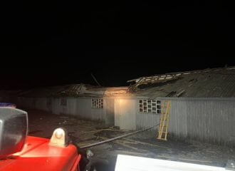 Упавший беспилотник привел к загоранию кирпичного здания склада в Гомеле по 8-му переулку Ильича