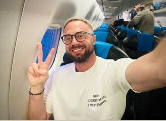 Режиссер Андрей Гнёт на свободе