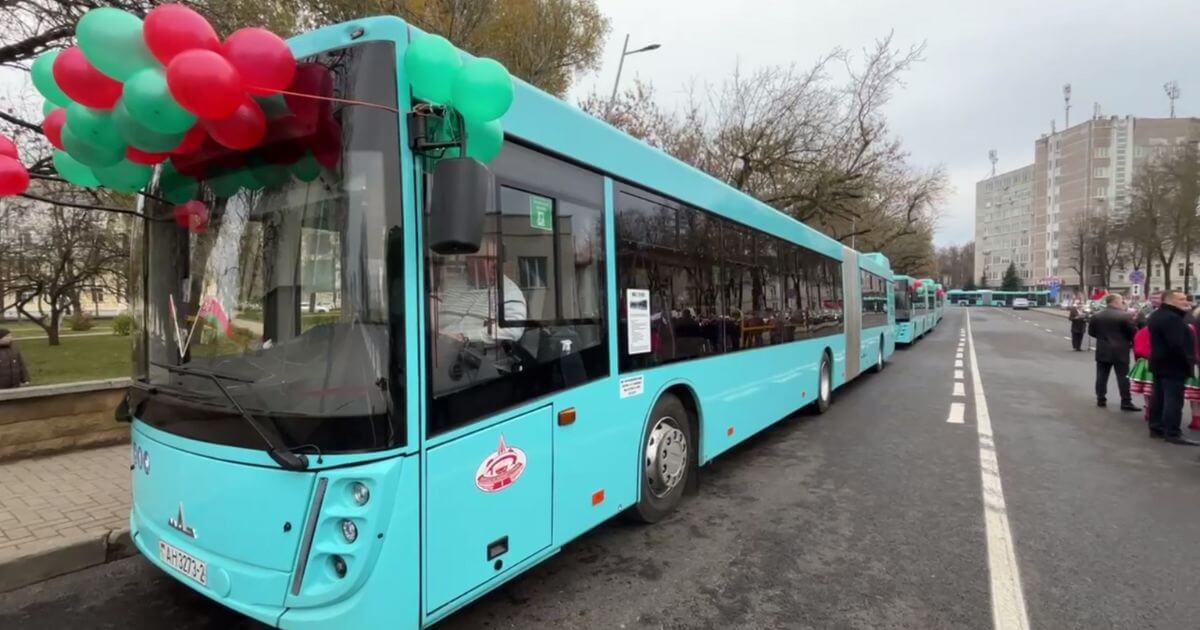 Новые автобусы в Витебске вывели на линию с остановками из Уфы