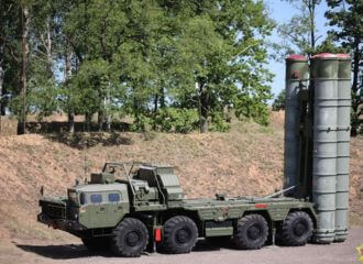 Беларусские специалисты осваивают ремонт ЗРК С-400